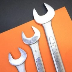 Adjustable wrench tool